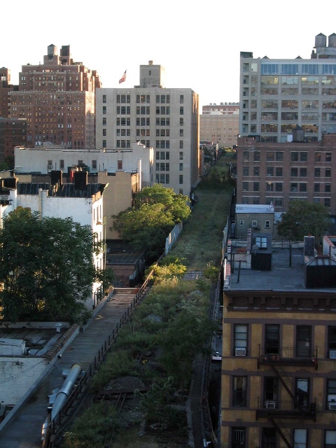 New York High Line through the buildings