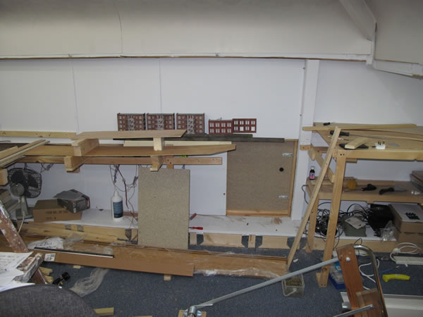 Storage tracks