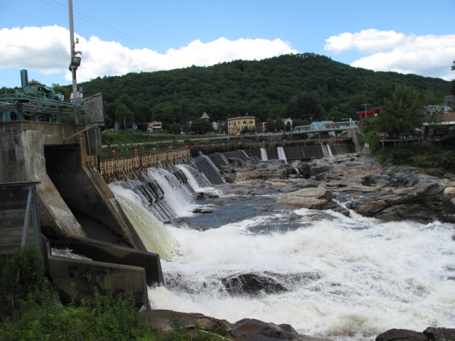Weir at Shelburne Falls, USA.